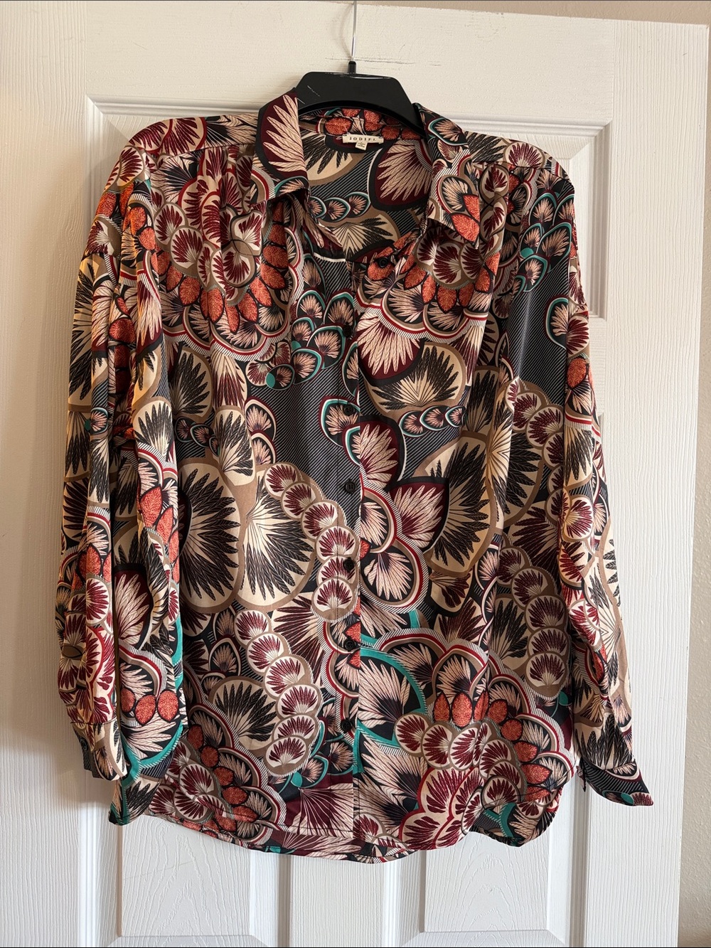 Women’s silky Long-Sleeve Button-Up Top in Multi Color